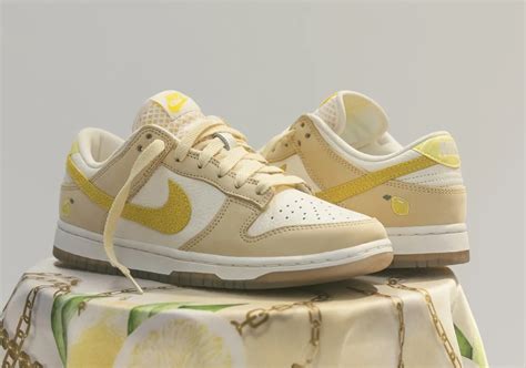 nike dunks color lemon